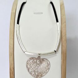 collar de peltre
