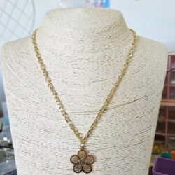 collar de peltre